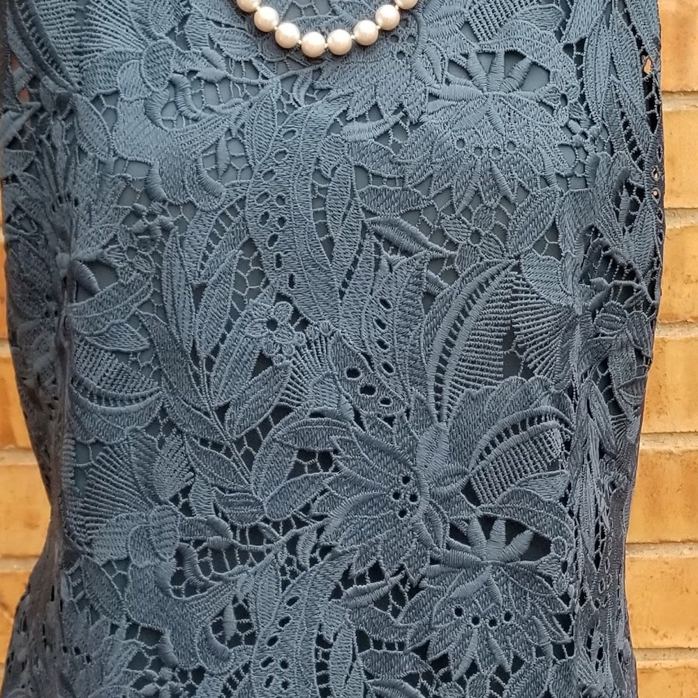 NWOT Ann Taylor Petite Lace Halter Shell. - Picture 3 of 5